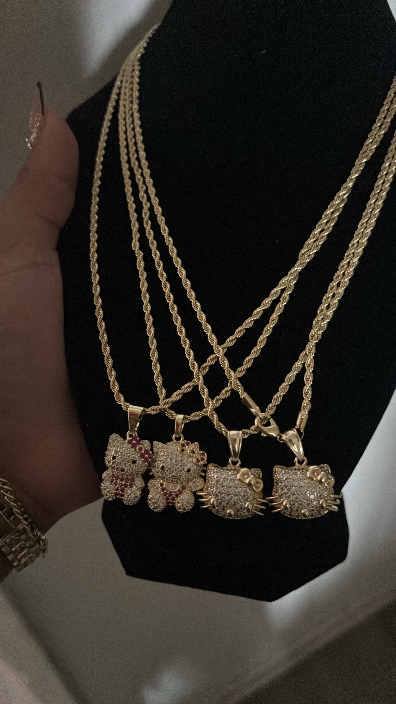 Hello kitty necklace