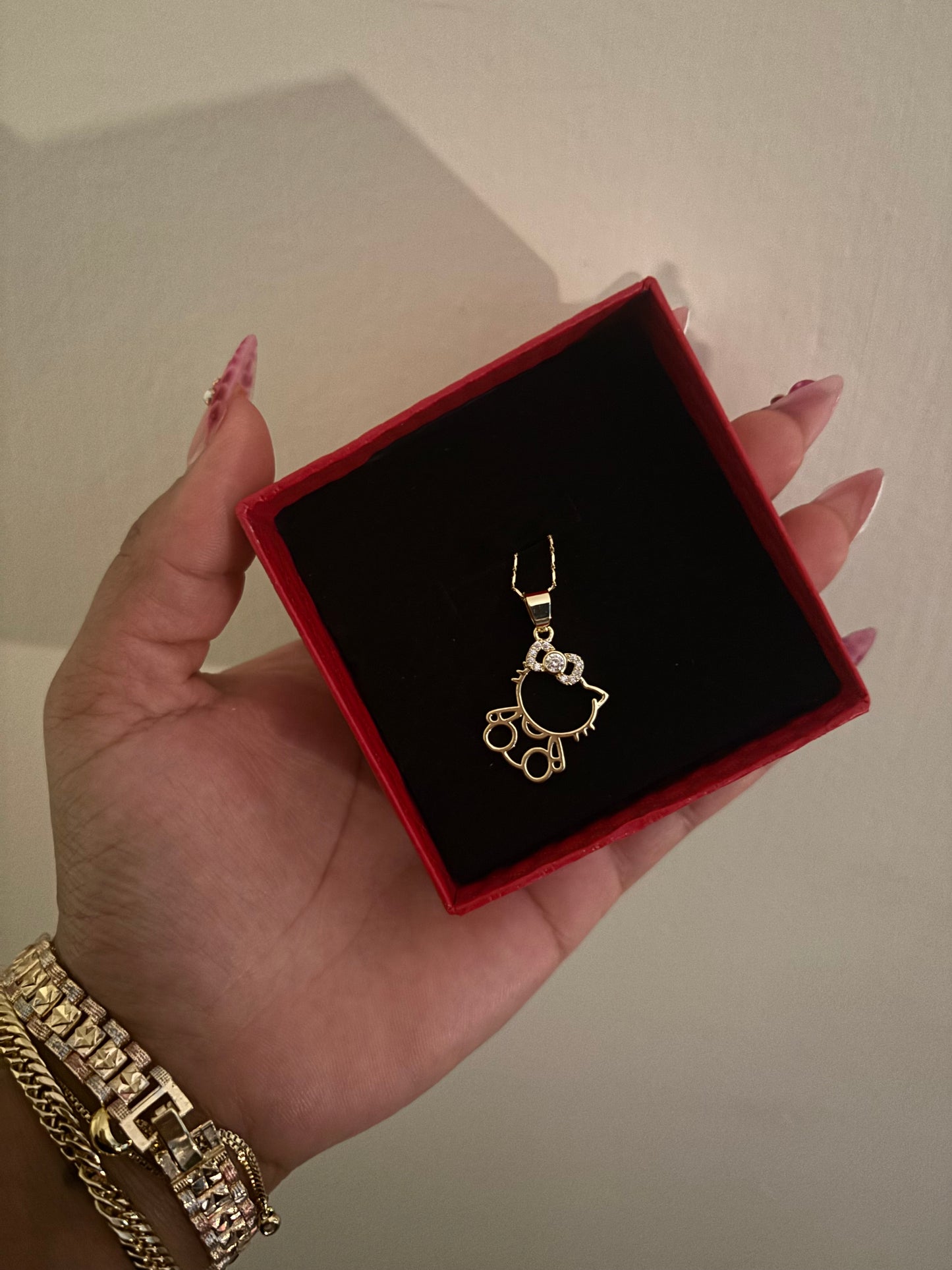 Gold Hello kitty necklace