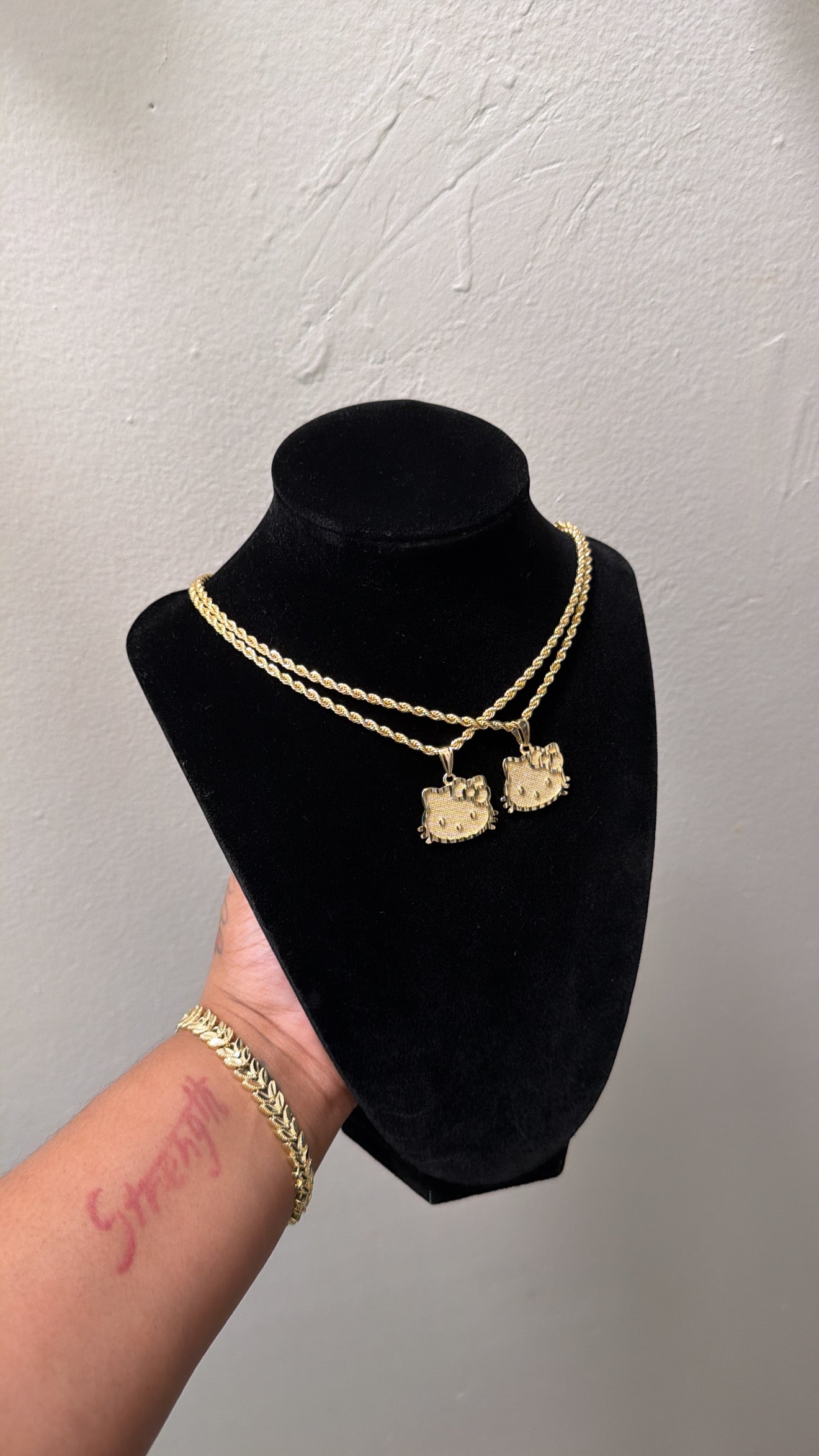 Hk Gold Necklace