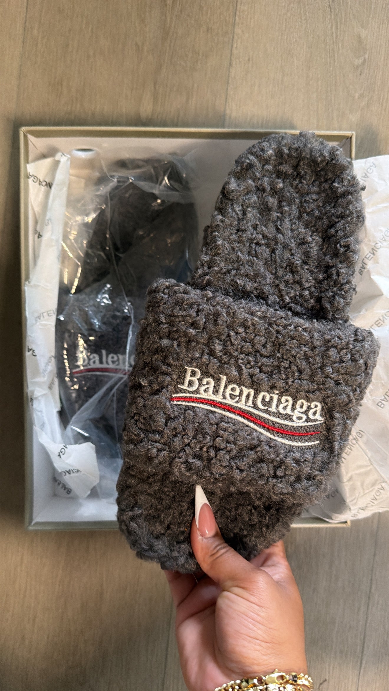 Balenci Slides